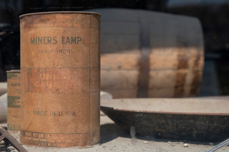 How to Spot, Date and Care for Your Vintage Biscuit Tins